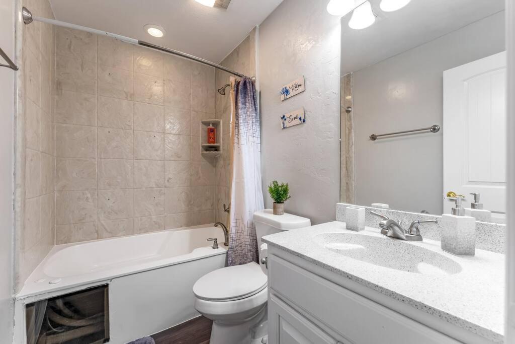 Family Friendly 2Bdrm-Walk To At&T/Cowboys Stadium Arlington Ngoại thất bức ảnh