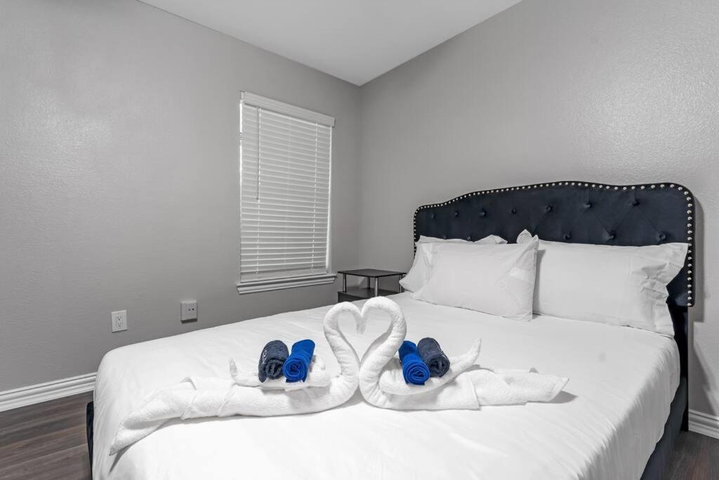 Family Friendly 2Bdrm-Walk To At&T/Cowboys Stadium Arlington Ngoại thất bức ảnh