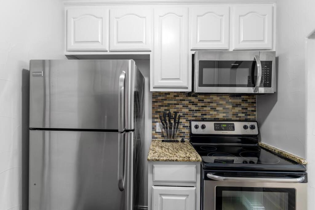 Family Friendly 2Bdrm-Walk To At&T/Cowboys Stadium Arlington Ngoại thất bức ảnh