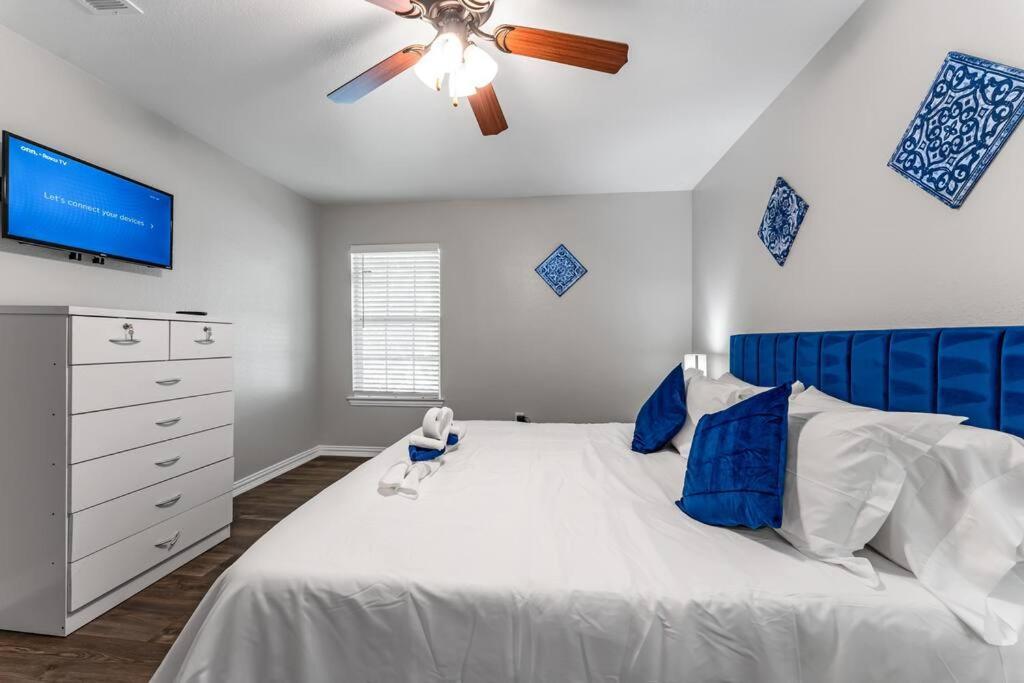 Family Friendly 2Bdrm-Walk To At&T/Cowboys Stadium Arlington Ngoại thất bức ảnh